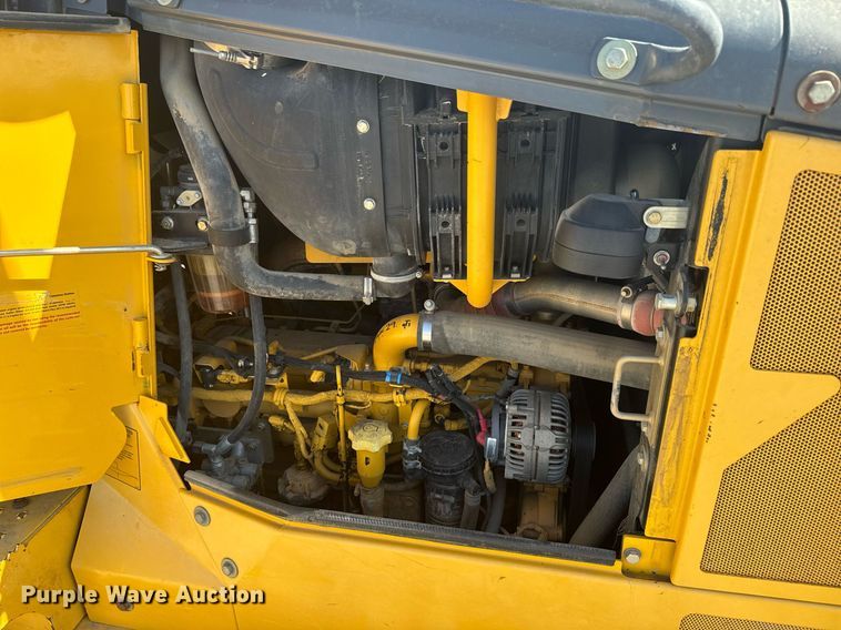 image for item DQ6745 2011 John Deere 850K WT dozer