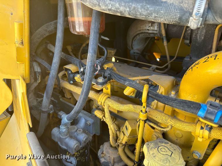 image for item DQ6745 2011 John Deere 850K WT dozer