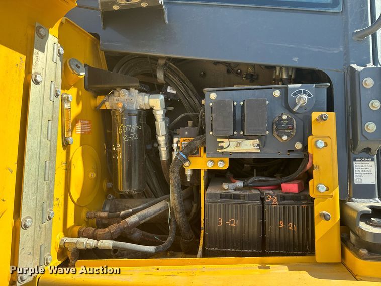 image for item DQ6745 2011 John Deere 850K WT dozer