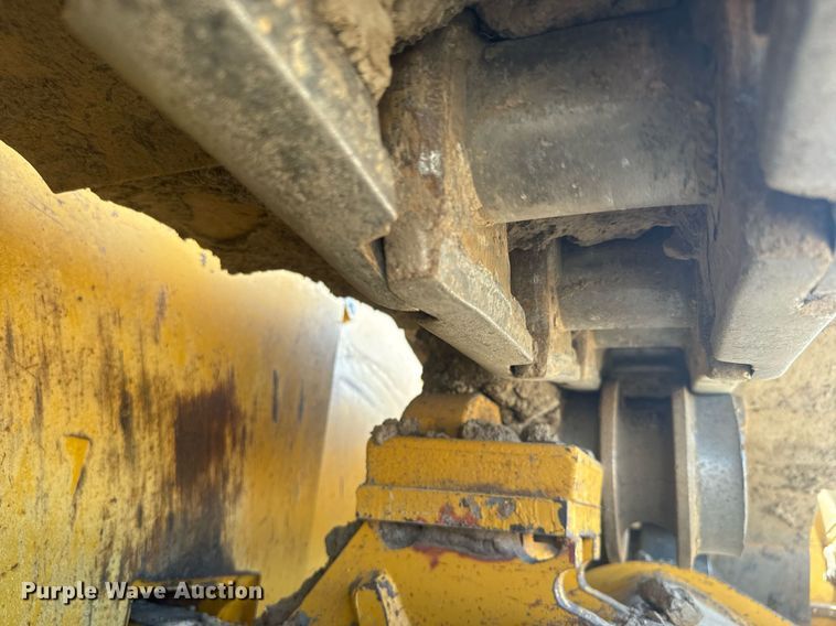 image for item DQ6745 2011 John Deere 850K WT dozer