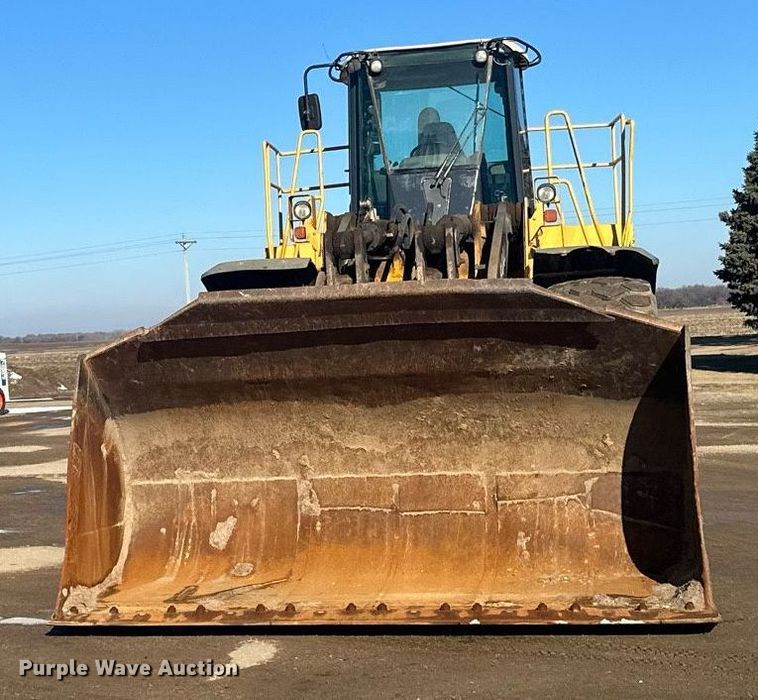 image for item DQ7426 2006 John Deere 844J wheel loader