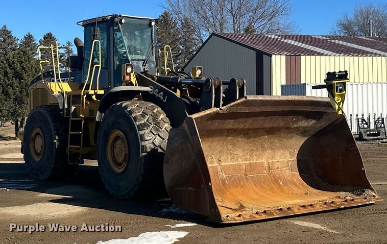 image for item DQ7426 2006 John Deere 844J wheel loader