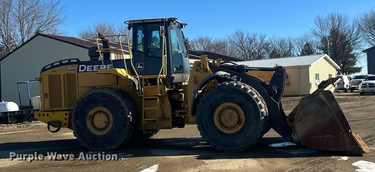image for item DQ7426 2006 John Deere 844J wheel loader