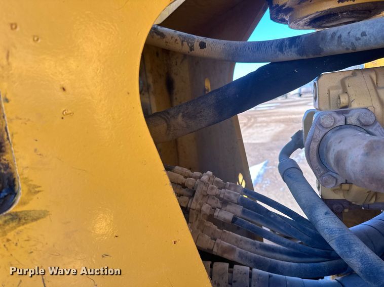 image for item DQ7426 2006 John Deere 844J wheel loader