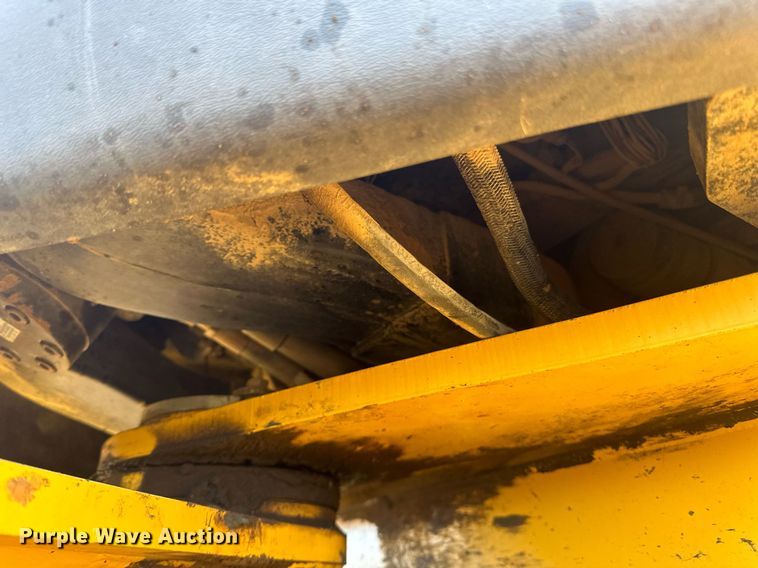 image for item DQ7426 2006 John Deere 844J wheel loader