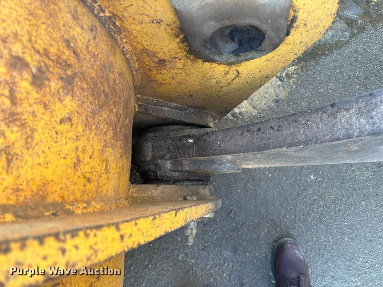 image for item DQ7426 2006 John Deere 844J wheel loader