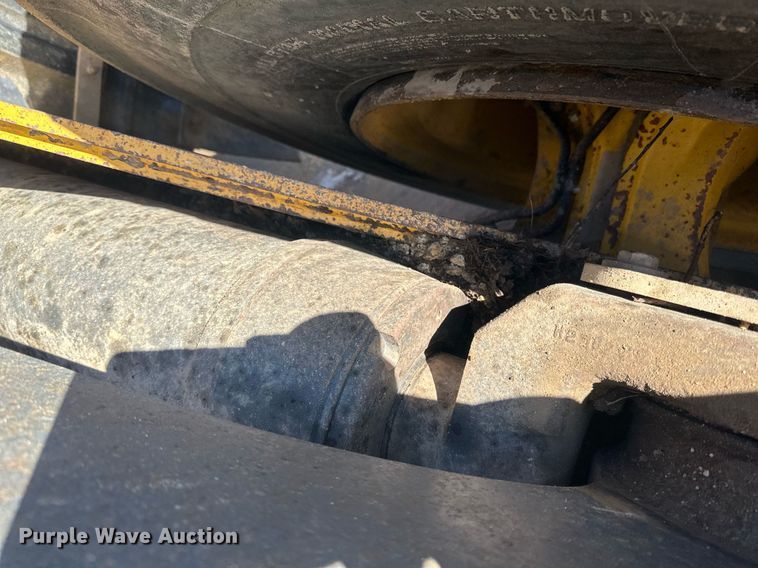 image for item DQ7426 2006 John Deere 844J wheel loader