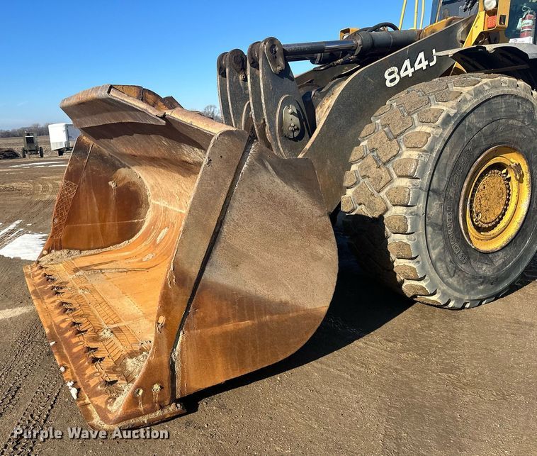 image for item DQ7426 2006 John Deere 844J wheel loader