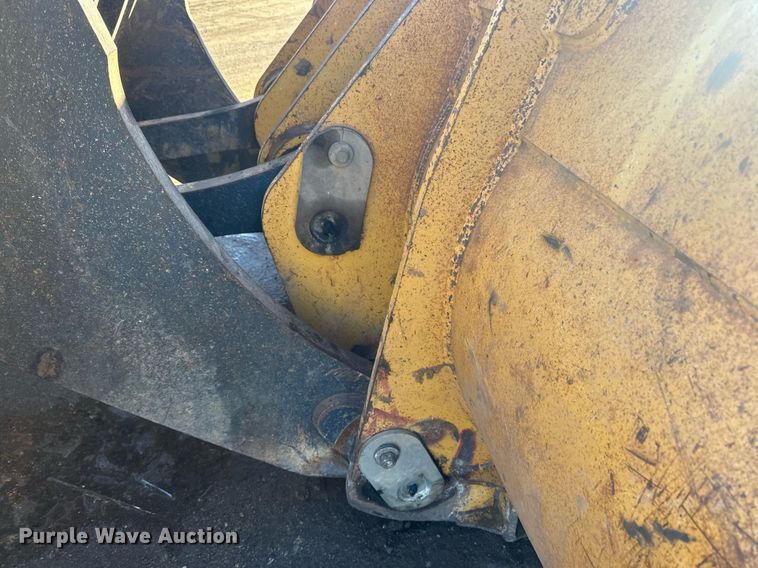 image for item DQ7426 2006 John Deere 844J wheel loader