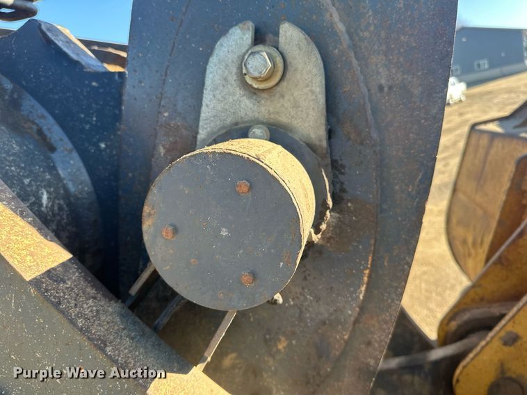 image for item DQ7426 2006 John Deere 844J wheel loader