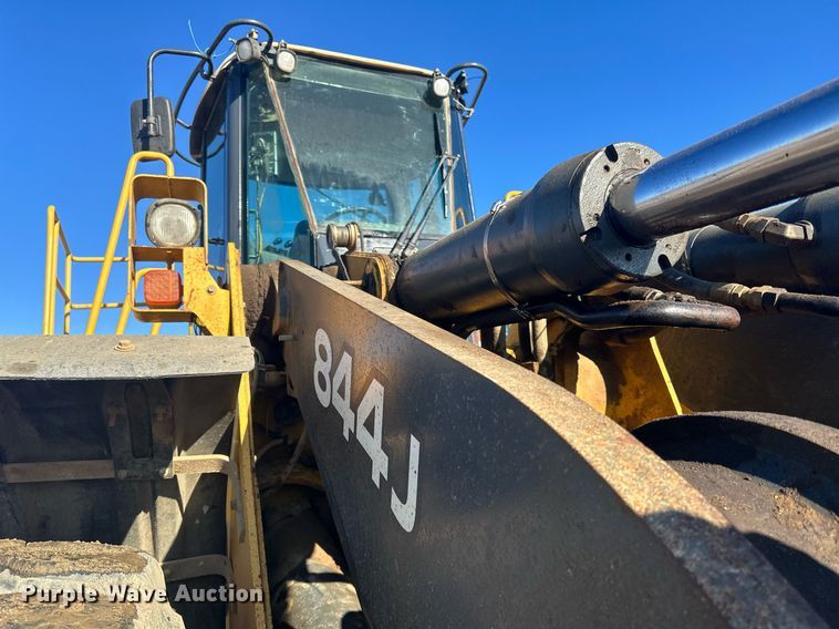 image for item DQ7426 2006 John Deere 844J wheel loader