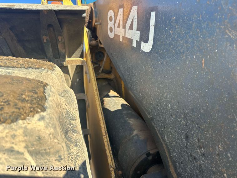 image for item DQ7426 2006 John Deere 844J wheel loader