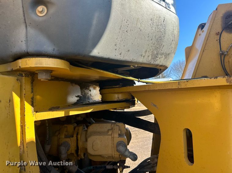 image for item DQ7426 2006 John Deere 844J wheel loader