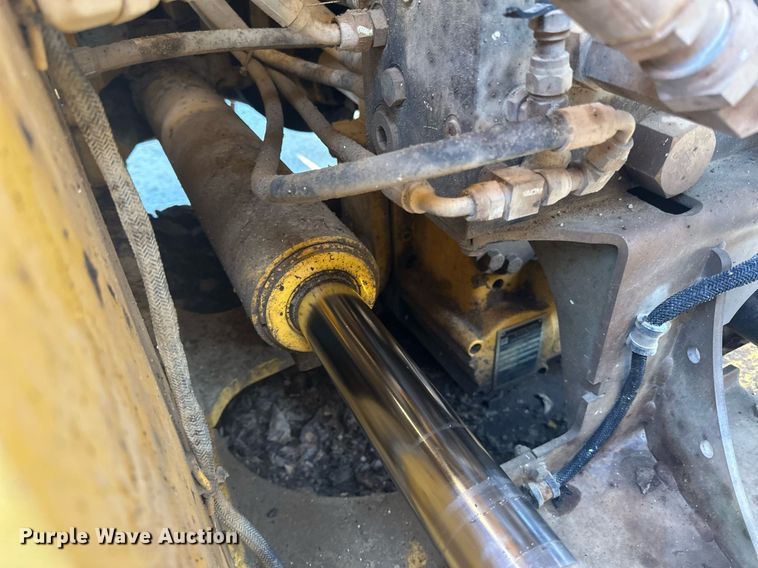 image for item DQ7426 2006 John Deere 844J wheel loader