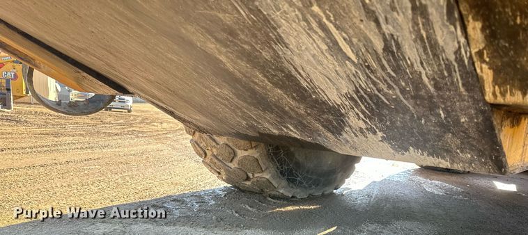 image for item DQ7426 2006 John Deere 844J wheel loader