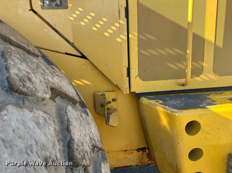 image for item DQ7426 2006 John Deere 844J wheel loader