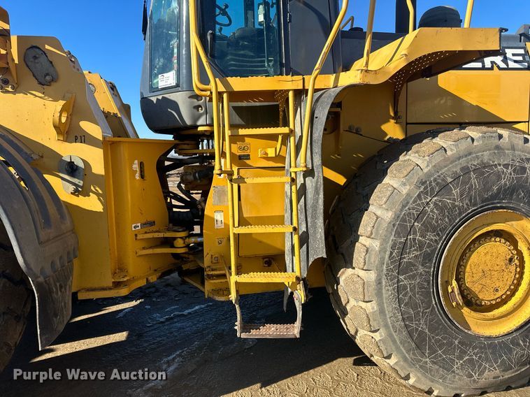 image for item DQ7426 2006 John Deere 844J wheel loader