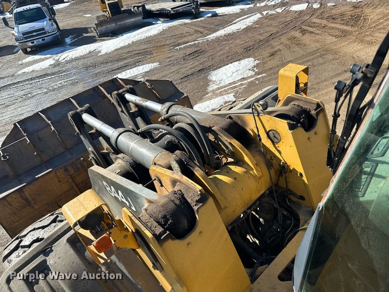 image for item DQ7426 2006 John Deere 844J wheel loader