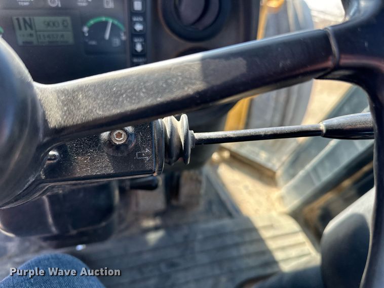 image for item DQ7426 2006 John Deere 844J wheel loader