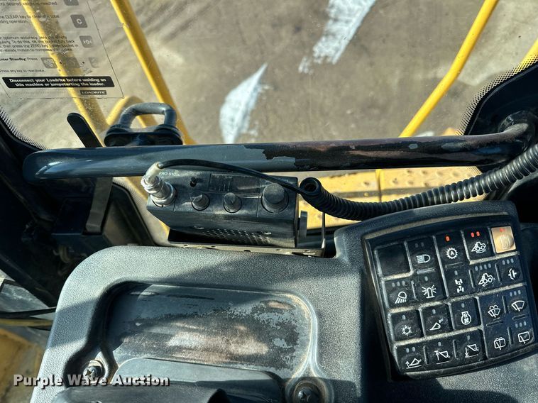 image for item DQ7426 2006 John Deere 844J wheel loader