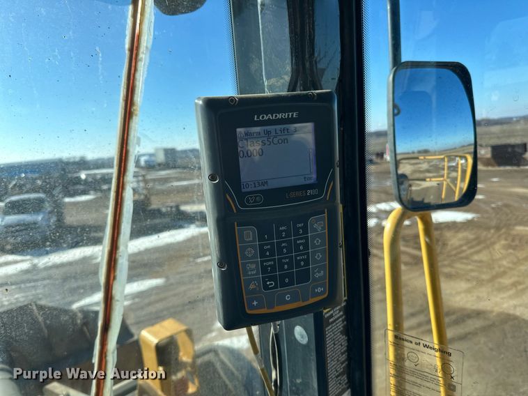 image for item DQ7426 2006 John Deere 844J wheel loader