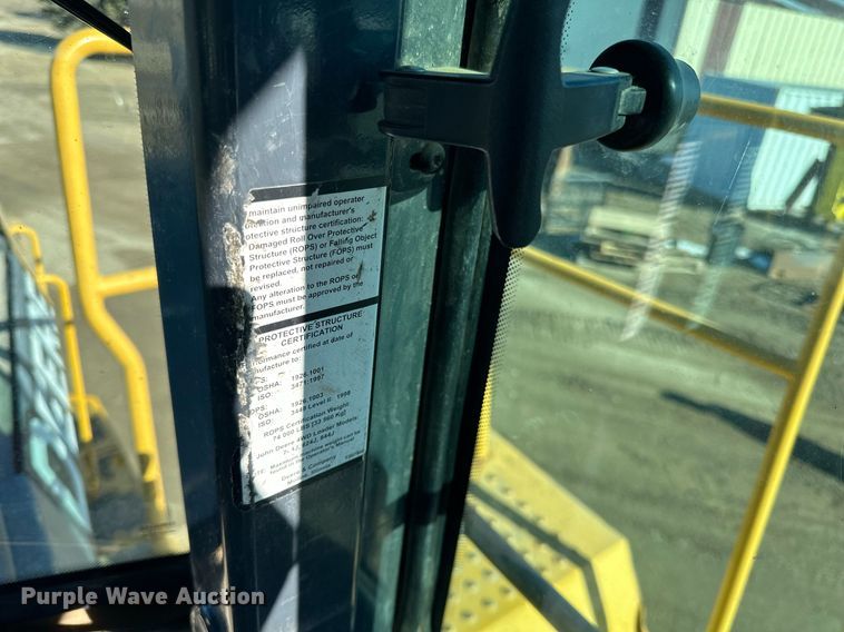 image for item DQ7426 2006 John Deere 844J wheel loader