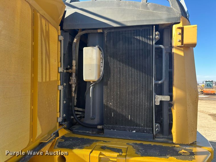 image for item DQ7426 2006 John Deere 844J wheel loader