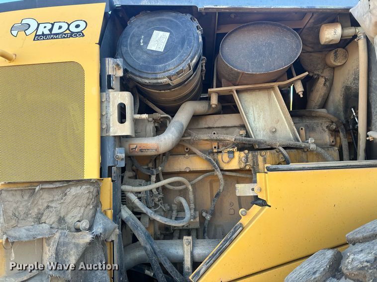 image for item DQ7426 2006 John Deere 844J wheel loader