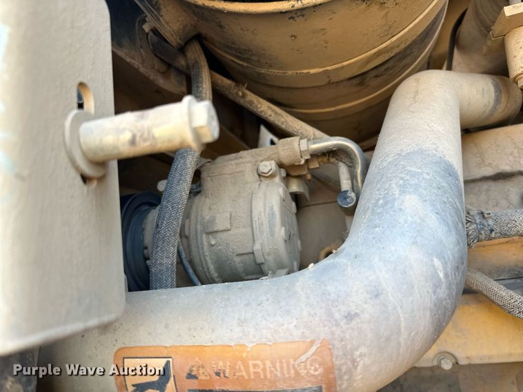 image for item DQ7426 2006 John Deere 844J wheel loader