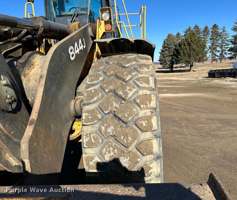 image for item DQ7426 2006 John Deere 844J wheel loader