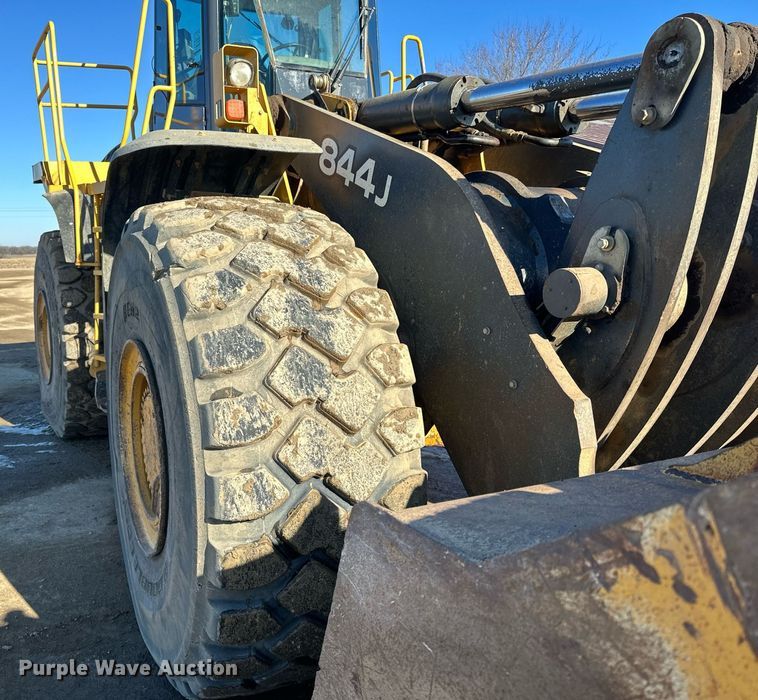 image for item DQ7426 2006 John Deere 844J wheel loader