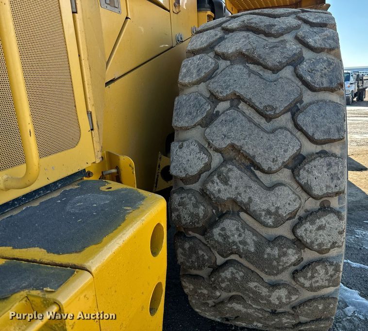 image for item DQ7426 2006 John Deere 844J wheel loader