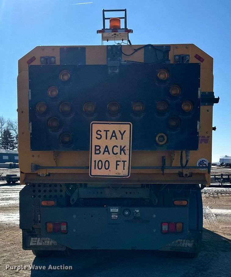 image for item DQ7427 2009 Nissan  UD3300 street sweeper truck