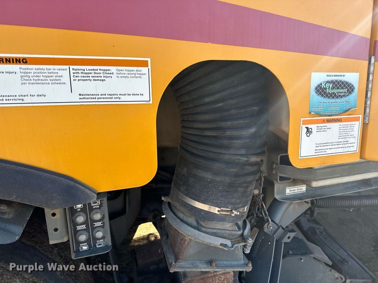 image for item DQ7427 2009 Nissan  UD3300 street sweeper truck