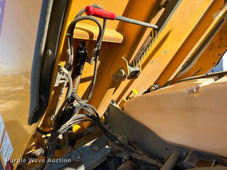 image for item DQ7427 2009 Nissan  UD3300 street sweeper truck