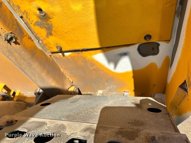 image for item DQ7427 2009 Nissan  UD3300 street sweeper truck