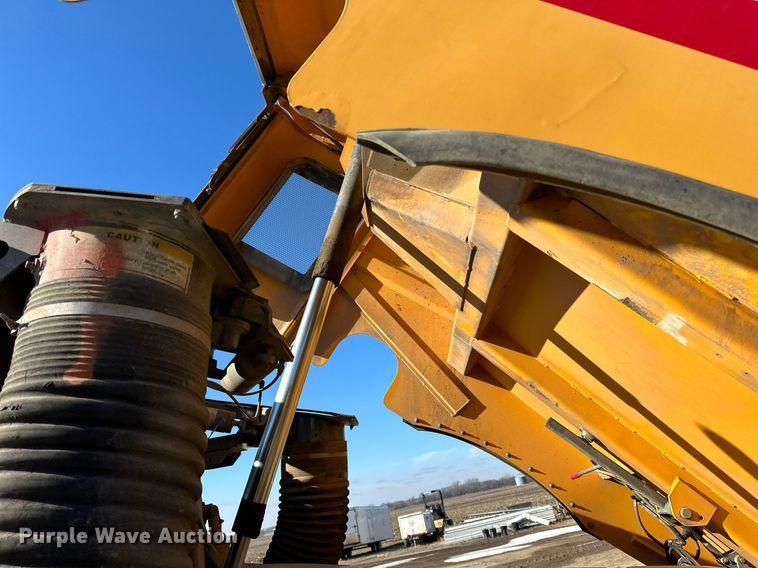 image for item DQ7427 2009 Nissan  UD3300 street sweeper truck