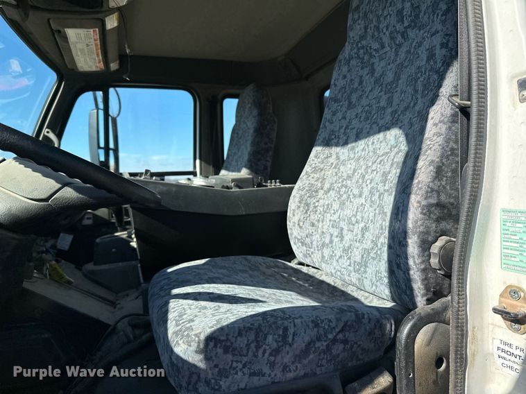 image for item DQ7427 2009 Nissan  UD3300 street sweeper truck