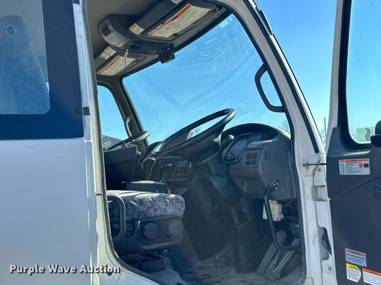 image for item DQ7427 2009 Nissan  UD3300 street sweeper truck