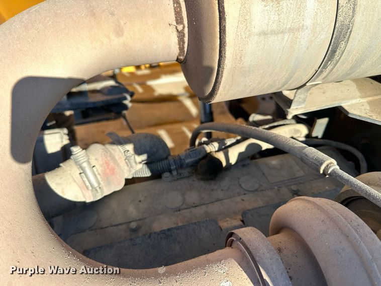 image for item DQ7427 2009 Nissan  UD3300 street sweeper truck