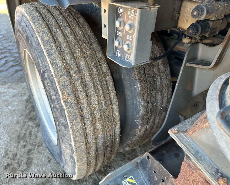 image for item DQ7427 2009 Nissan  UD3300 street sweeper truck