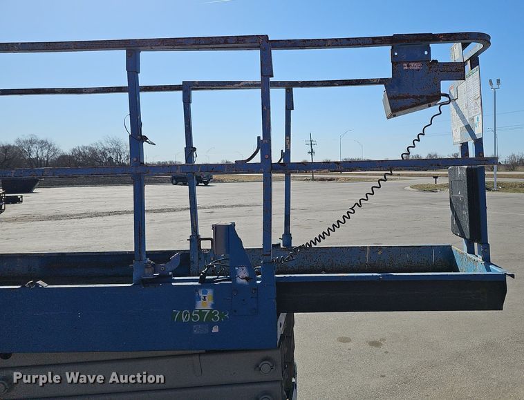 image for item DQ8586 Genie GS2632 scissor lift