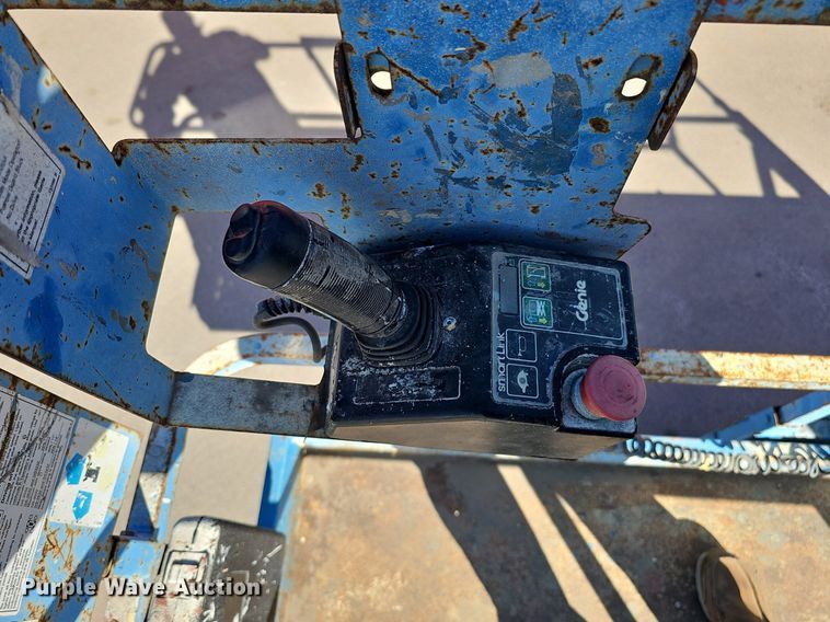 image for item DQ8586 Genie GS2632 scissor lift