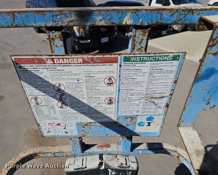 image for item DQ8586 Genie GS2632 scissor lift