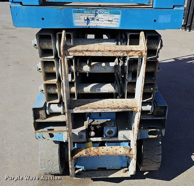 image for item DQ8586 Genie GS2632 scissor lift
