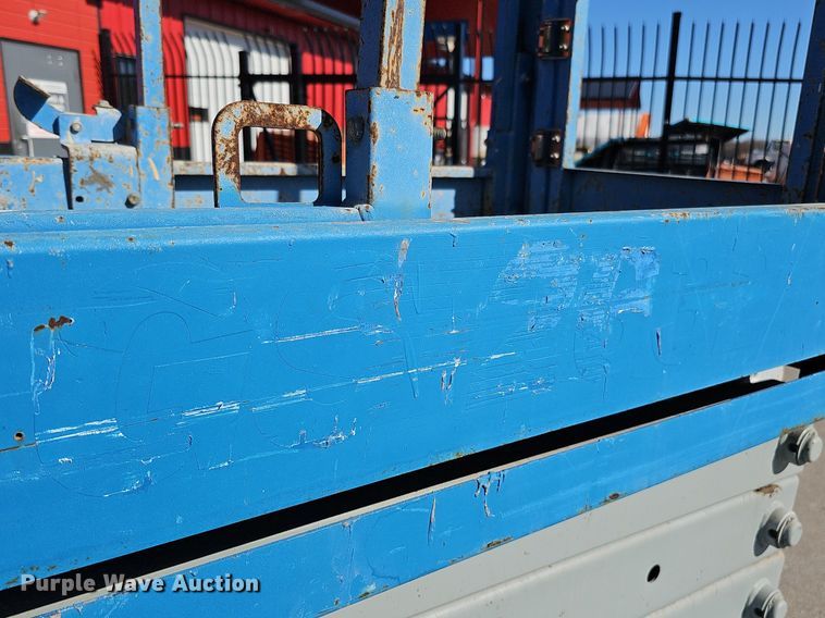 image for item DQ8586 Genie GS2632 scissor lift