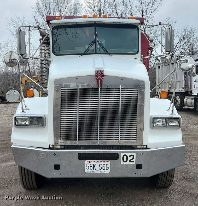 image for item DR7866 2004 Kenworth T800 dump truck