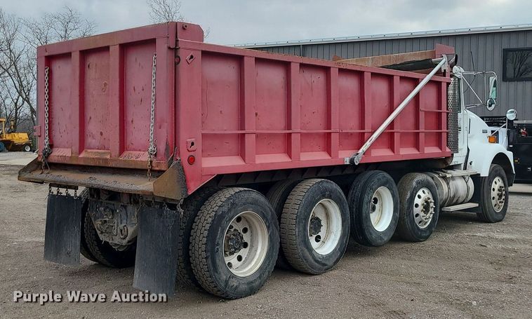 image for item DR7866 2004 Kenworth T800 dump truck
