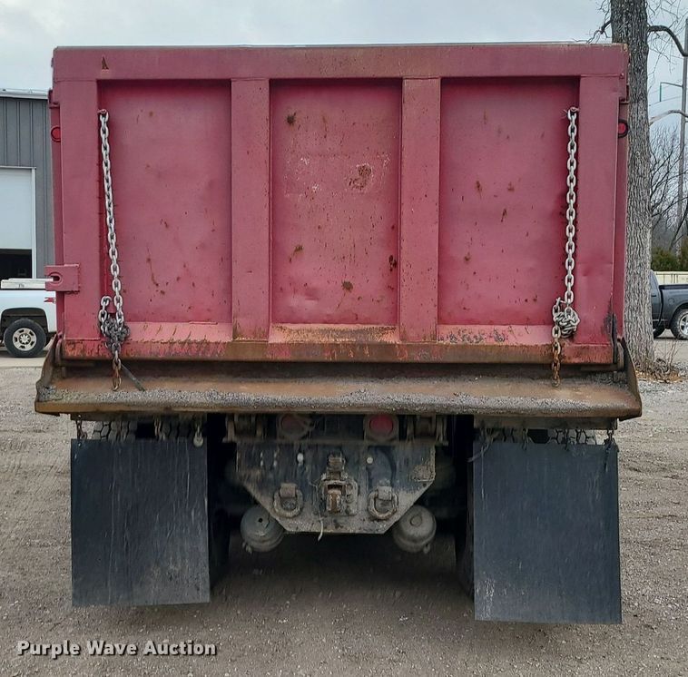 image for item DR7866 2004 Kenworth T800 dump truck