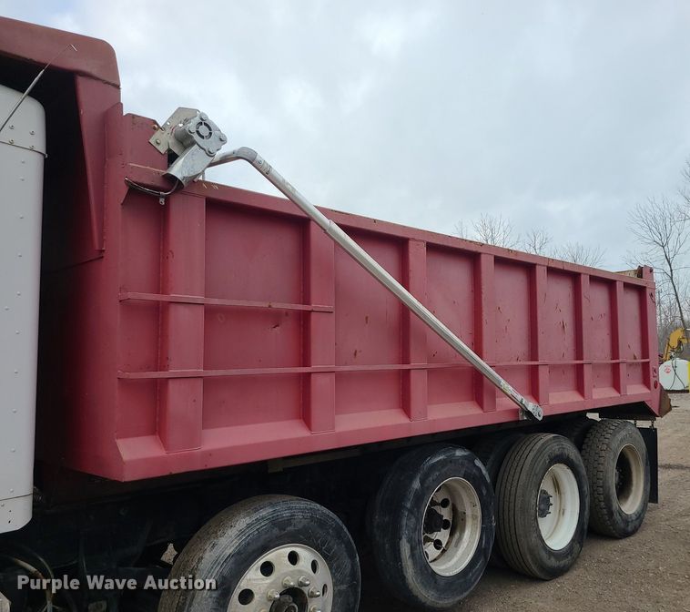 image for item DR7866 2004 Kenworth T800 dump truck